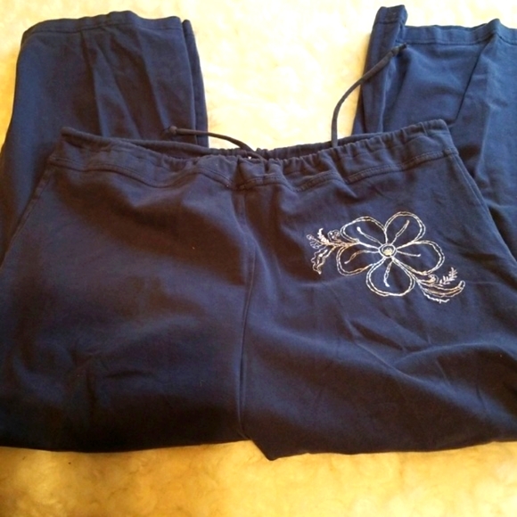 🐝Cutest jersey capri M🐝 - Picture 4 of 5